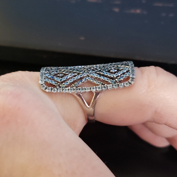 Ring - Picture 2 of 6